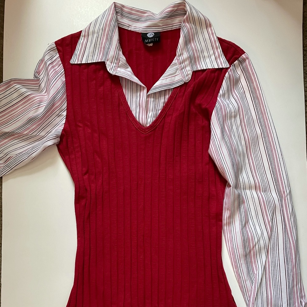 Ribbed long sleeve collared top